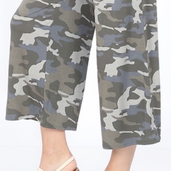 2 for $40 ❤️capri camo lounge pants - Picture 5 of 5